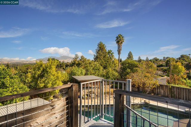 30 Hodur Ct, Pleasant Hill, CA 94523