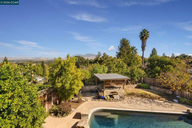 30 Hodur Ct, Pleasant Hill, CA 94523