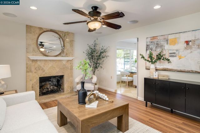 30 Hodur Ct, Pleasant Hill, CA 94523