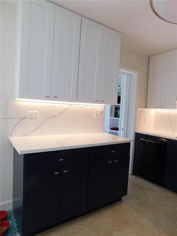 108 NE 30th St, Wilton Manors, FL 33334