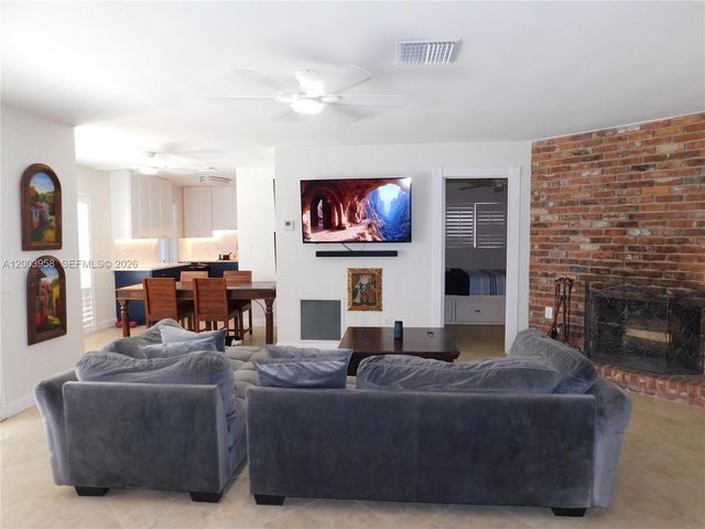 108 NE 30th St, Wilton Manors, FL 33334