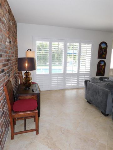 108 NE 30th St, Wilton Manors, FL 33334