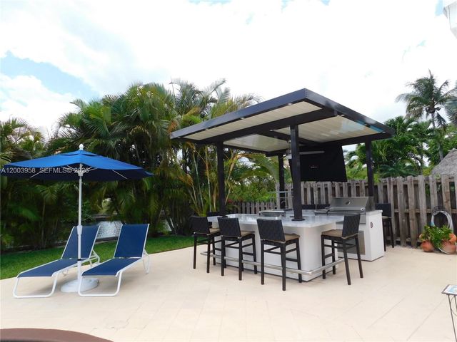 108 NE 30th St, Wilton Manors, FL 33334