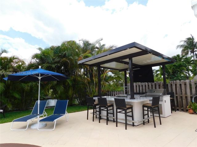108 NE 30th St, Wilton Manors, FL 33334