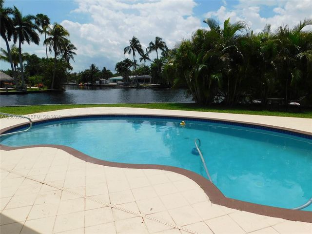 108 NE 30th St, Wilton Manors, FL 33334