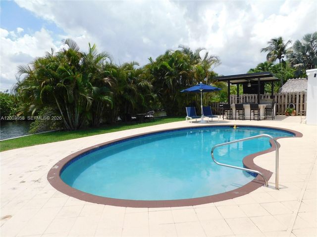 108 NE 30th St, Wilton Manors, FL 33334
