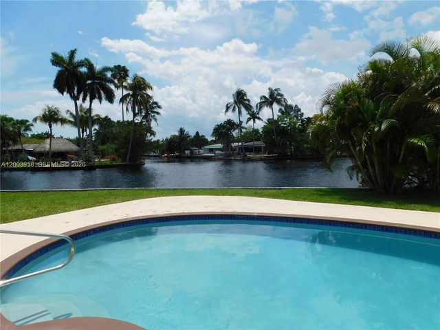 108 NE 30th St, Wilton Manors, FL 33334