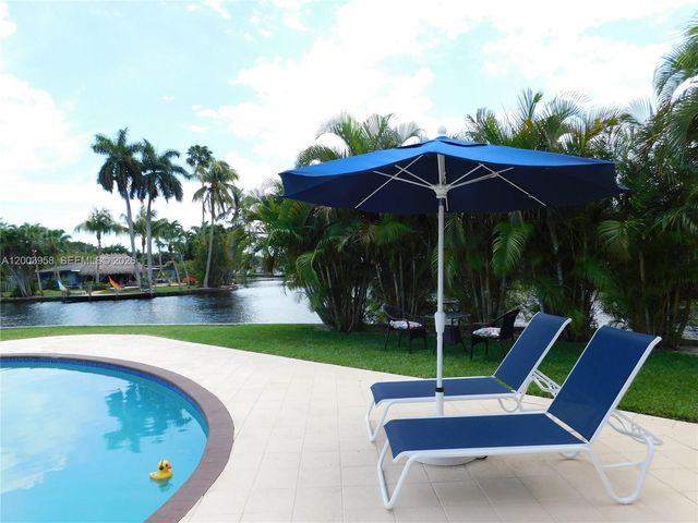 108 NE 30th St, Wilton Manors, FL 33334