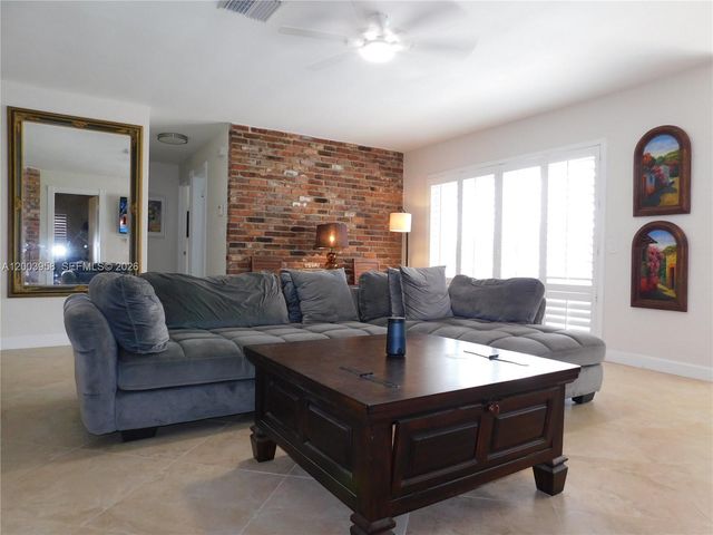 108 NE 30th St, Wilton Manors, FL 33334