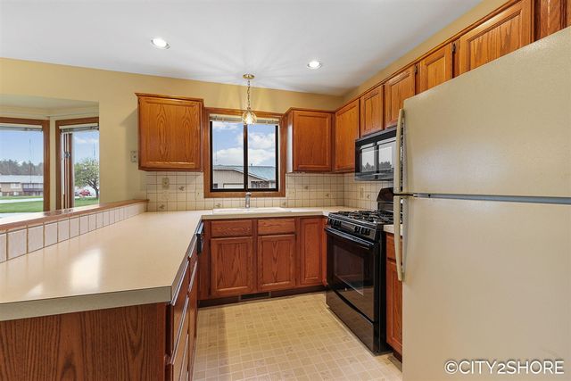 6793 Waterview Drive, Grandville, MI 49418