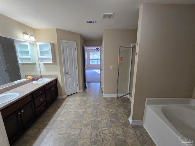 11592 Aruba Dr, Pensacola, FL 32506