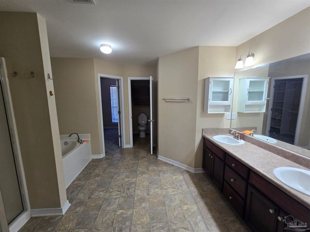 11592 Aruba Dr, Pensacola, FL 32506