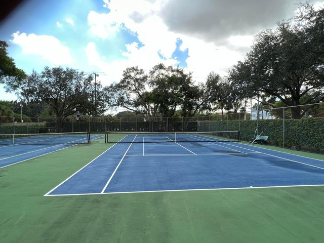 4075 Palm Forest Drive N, Delray Beach, FL 33445