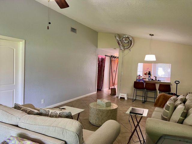 4075 Palm Forest Drive N, Delray Beach, FL 33445