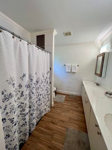 4075 Palm Forest Drive N, Delray Beach, FL 33445