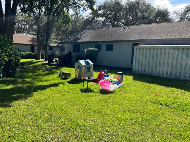 4075 Palm Forest Drive N, Delray Beach, FL 33445