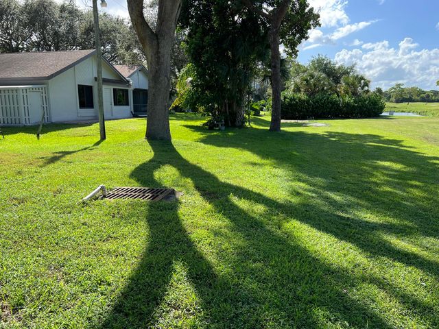 4075 Palm Forest Drive N, Delray Beach, FL 33445