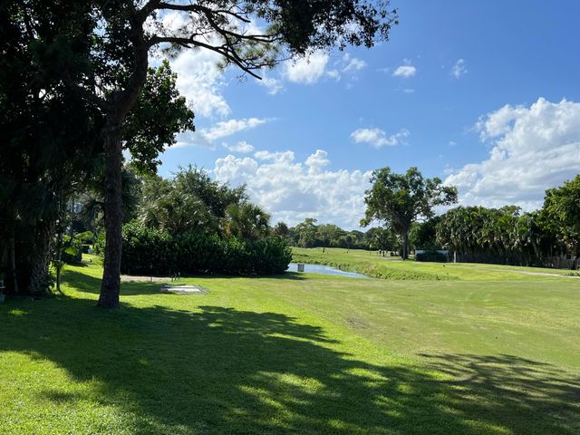 4075 Palm Forest Drive N, Delray Beach, FL 33445