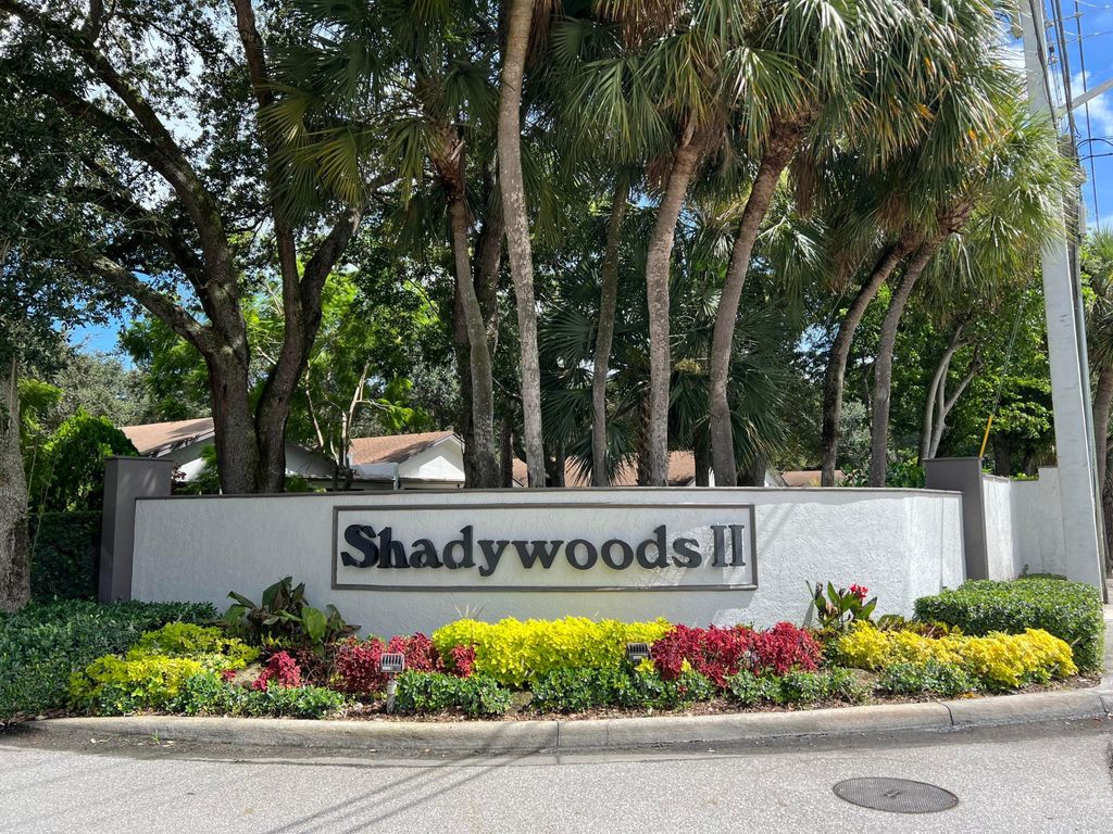 4075 Palm Forest Drive N, Delray Beach, FL 33445