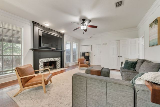 7713 Pine Street, Irving, TX 75063