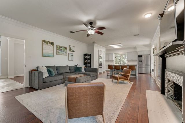 7713 Pine Street, Irving, TX 75063