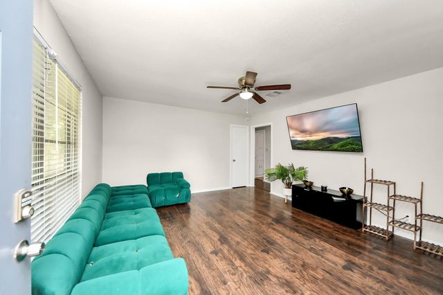 5870 Overdale Street, Houston, TX 77033