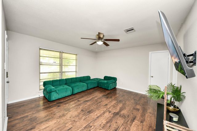 5870 Overdale Street, Houston, TX 77033