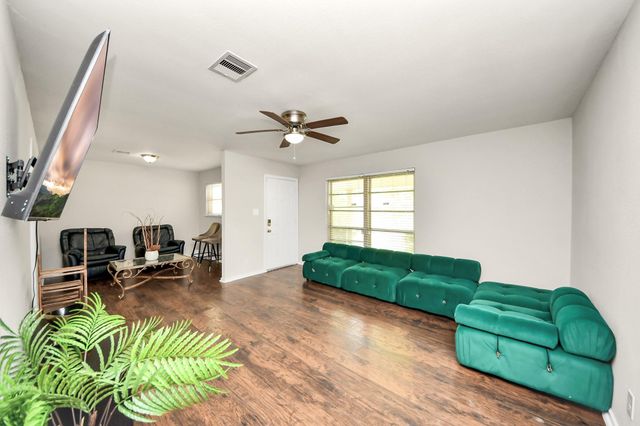 5870 Overdale Street, Houston, TX 77033