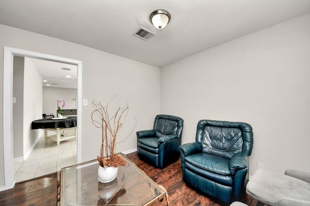 5870 Overdale Street, Houston, TX 77033