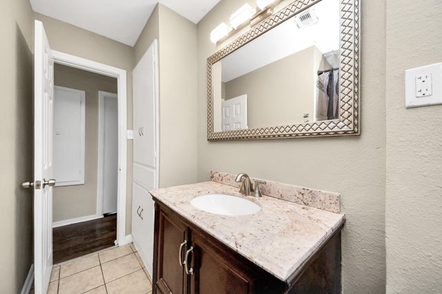 5870 Overdale Street, Houston, TX 77033
