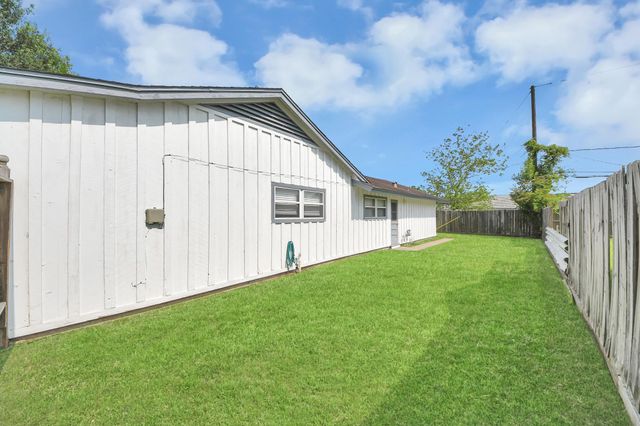 5870 Overdale Street, Houston, TX 77033