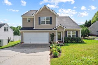 1961 9th Street Place SE, Hickory, NC 28602