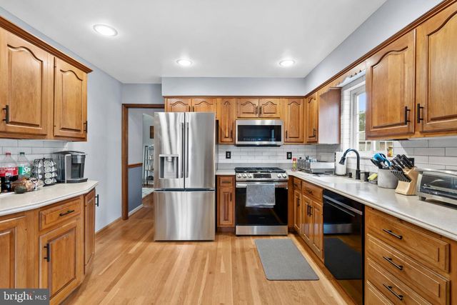 1016 GREEN LN, Secane, PA 19018