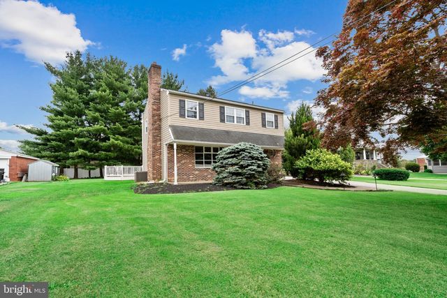1016 GREEN LN, Secane, PA 19018
