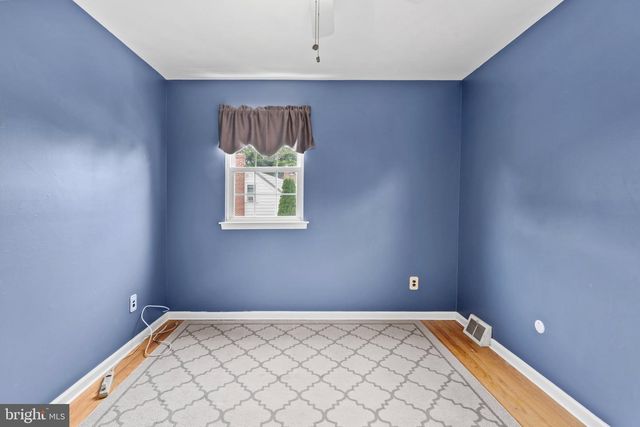1016 GREEN LN, Secane, PA 19018