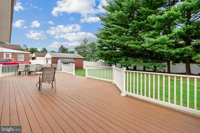 1016 GREEN LN, Secane, PA 19018