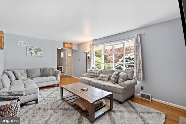 1016 GREEN LN, Secane, PA 19018