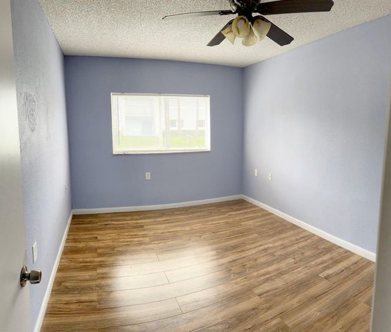 1133 N Benoist Farms Road 105, West Palm Beach, FL 33411