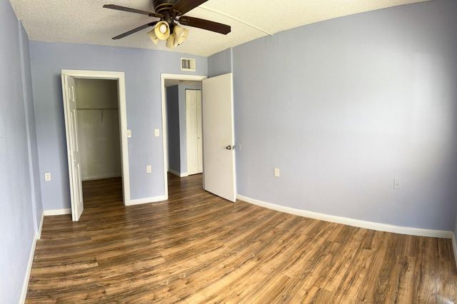 1133 N Benoist Farms Road 105, West Palm Beach, FL 33411