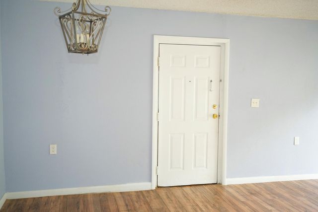 1133 N Benoist Farms Road 105, West Palm Beach, FL 33411