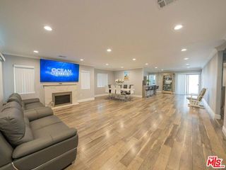 7001 Mammoth Avenue, Los Angeles, CA 91405