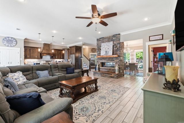 4 Evergreen Cove, Greenbrier, AR 72058