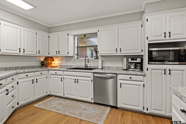 321 US HWY 67 W, Mt Vernon, TX 75457