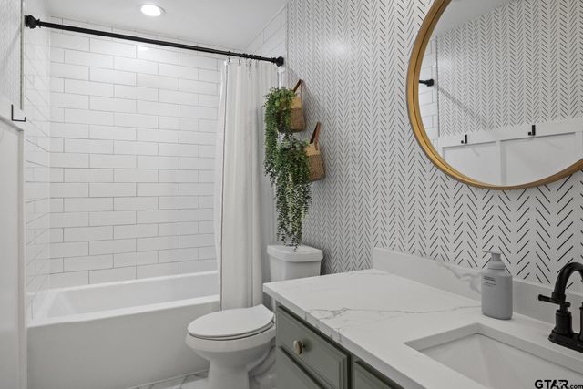 321 US HWY 67 W, Mt Vernon, TX 75457