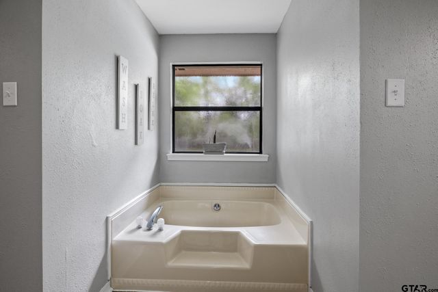 321 US HWY 67 W, Mt Vernon, TX 75457