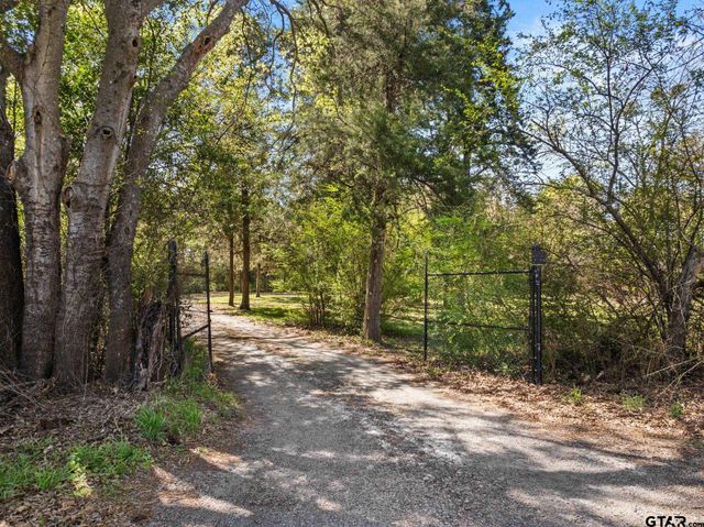 321 US HWY 67 W, Mt Vernon, TX 75457