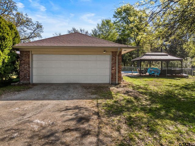 321 US HWY 67 W, Mt Vernon, TX 75457