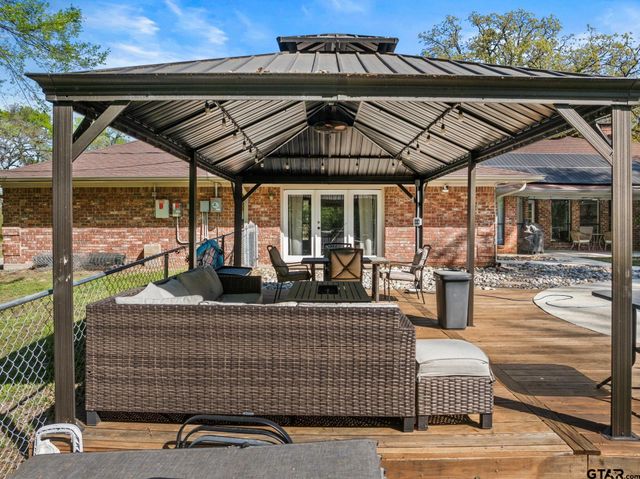 321 US HWY 67 W, Mt Vernon, TX 75457