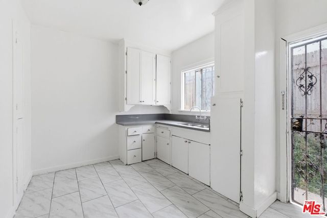 1570 E 110th Street, Los Angeles, CA 90059