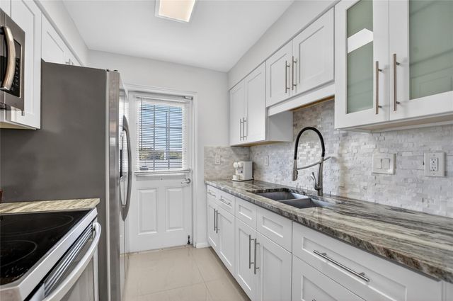 322 N Federal Highway 240, Deerfield Beach, FL 33441